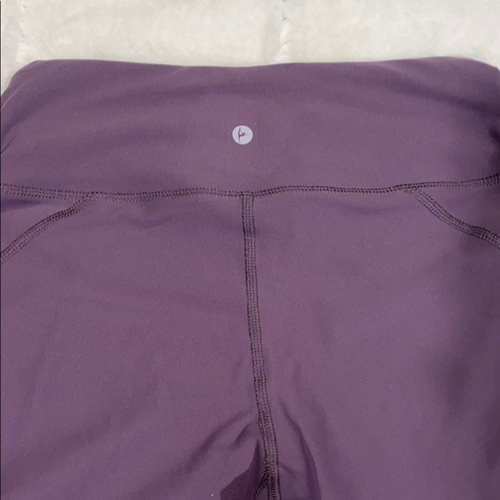Danskin 90 Degree Diamond Seamed Purple Leggings - Picture 6 of 6